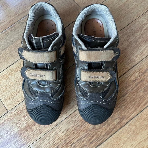 Geox Kids Respira Trekking Shoes in Bowen and Tan Velcro Closure - Picture 1 of 10